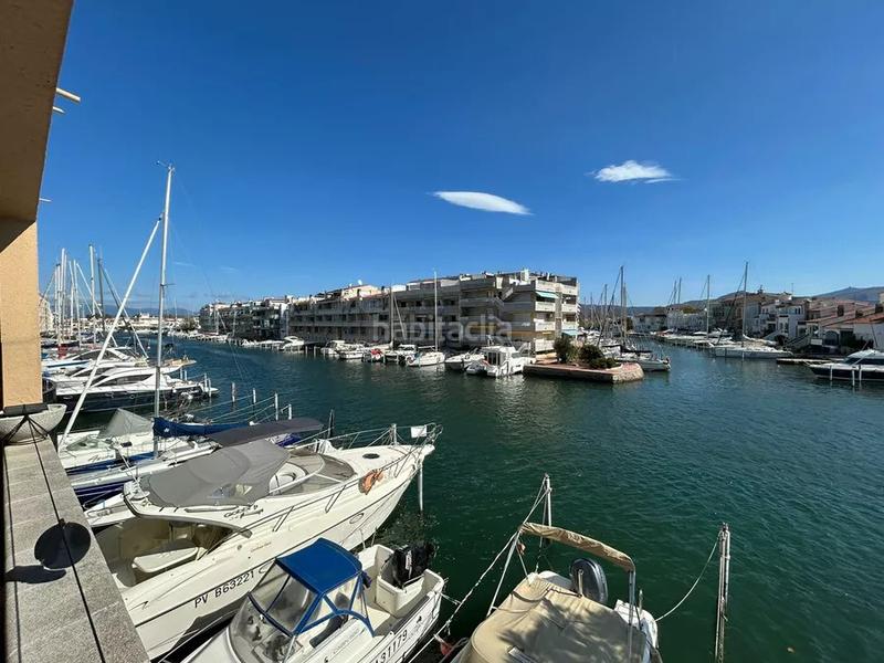 Foto e0ce76c8-7623-4e6a-9e5d-28bce7452b41. Casa amb calefacció aparcament a Moxó - Sant Mori Empuriabrava