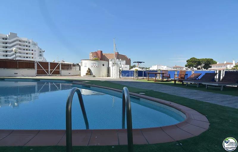 Foto 250f7ac4-903b-4721-8ae7-5b7eef743349. Apartamento encantador apartamento con licencia turística y vistas al canal en Roses