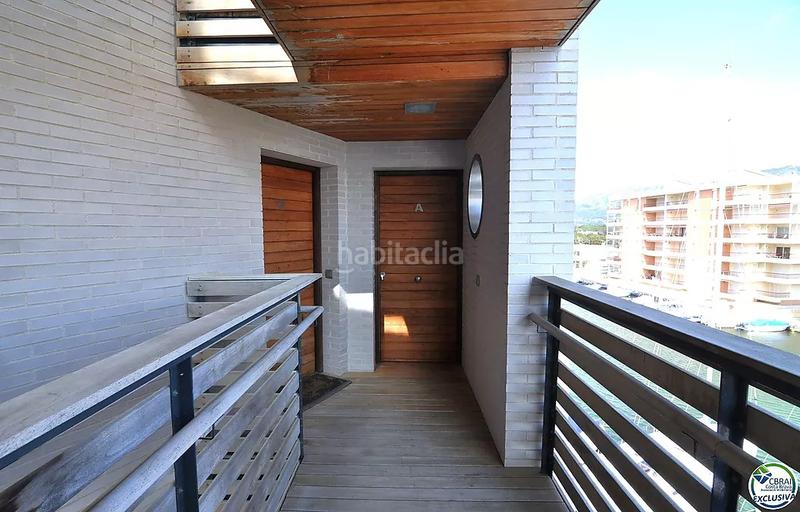 Foto 3a2b7dd2-5841-4b7d-b1f6-b0012fa5ca8d. Apartamento encantador apartamento con licencia turística y vistas al canal en Roses