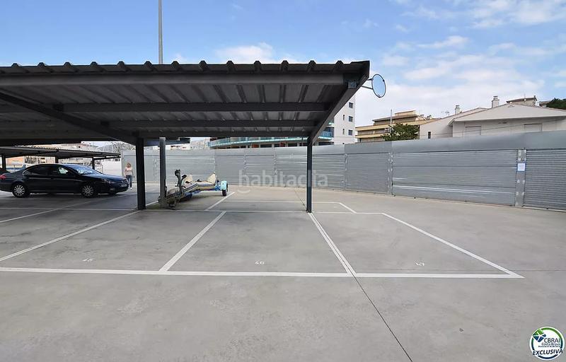Foto 589d9155-3c33-4cce-8fa8-ad564b989ba4. Apartamento encantador apartamento con licencia turística y vistas al canal en Roses