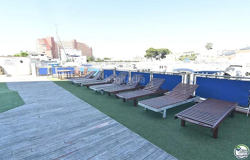 Foto 5c5bc8cd-413e-4f4f-9a77-19bd93e2bb70. Apartamento encantador apartamento con licencia turística y vistas al canal en Roses
