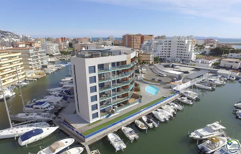 Foto 69436585-4711-44b8-821b-db8189fd1ad6. Apartamento encantador apartamento con licencia turística y vistas al canal en Roses