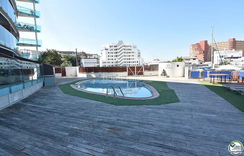 Foto 8cf50aaf-c55c-4507-8a6c-f032cbc26a4f. Apartamento encantador apartamento con licencia turística y vistas al canal en Roses