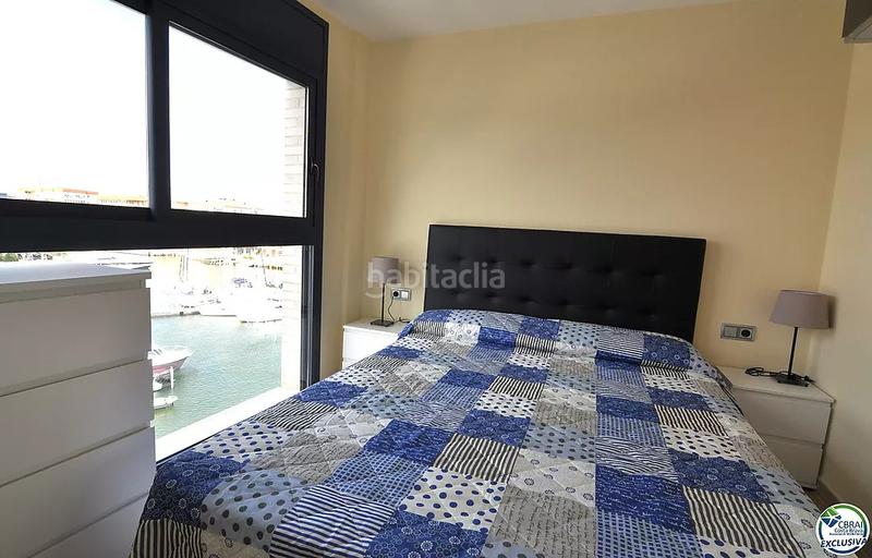 Foto 90f677ff-8586-4e51-ad4e-738b2e307b80. Apartamento encantador apartamento con licencia turística y vistas al canal en Roses