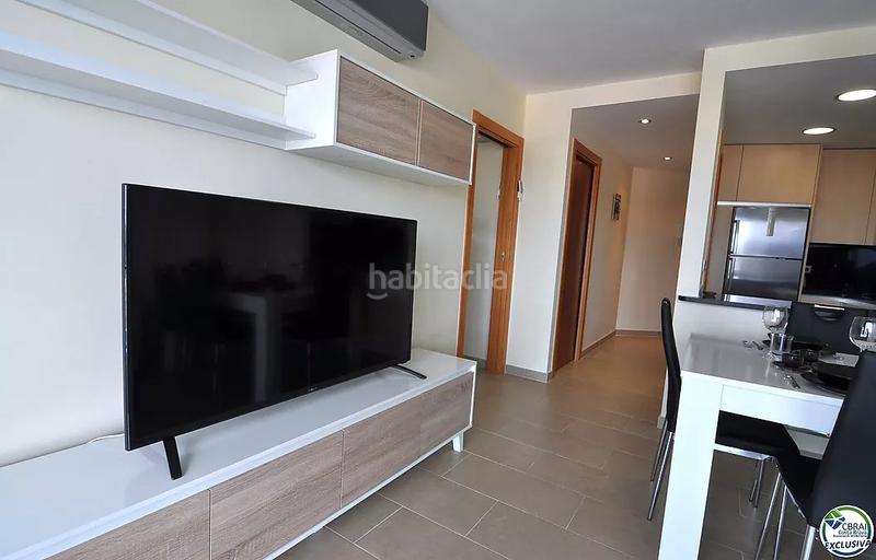 Foto 976500f0-370c-4ec4-9227-96d0e3d20980. Apartamento encantador apartamento con licencia turística y vistas al canal en Roses