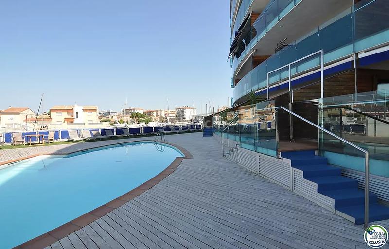 Foto 97be3153-c2b9-454c-8eea-3ac7b49da716. Apartamento encantador apartamento con licencia turística y vistas al canal en Roses