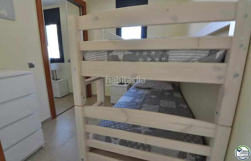 Foto 9a22ec88-8a75-4250-b45c-9343c5d491df. Apartamento encantador apartamento con licencia turística y vistas al canal en Roses