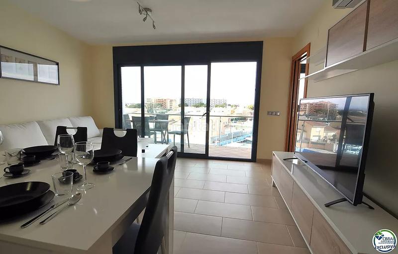Foto 9ef1659b-e214-4586-8289-79c2084d0827. Apartamento encantador apartamento con licencia turística y vistas al canal en Roses