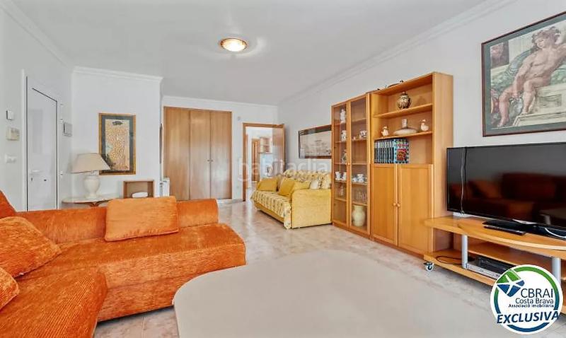 Foto 065cd308-483f-40ef-8331-deff4735b92f. Masía mas nou amplia casa con 5 dormitorios, garaje privado, jardín, terrazas y relajante jacuzzi en Empuriabrava