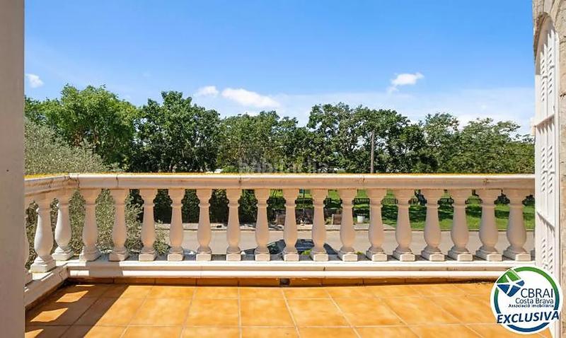 Foto 66a611ab-ae76-4a19-a8a5-c4282093faf6. Masía mas nou amplia casa con 5 dormitorios, garaje privado, jardín, terrazas y relajante jacuzzi en Empuriabrava