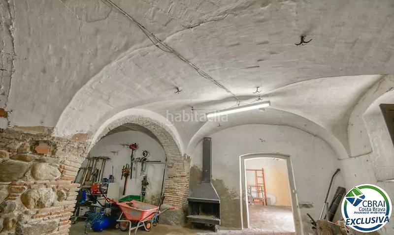 Foto 09c2a849-2189-4efe-bec3-b9be453939b2. Casa  rústica con voltas catalanas con mucho encanto en el centro del pueblo . en Peralada
