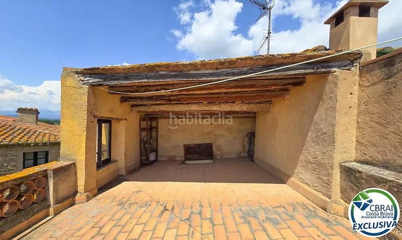 Foto 5bd41daa-0594-4168-957b-b41d14e1ae7f. Casa  rústica con voltas catalanas con mucho encanto en el centro del pueblo . en Peralada