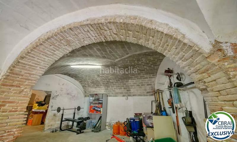 Foto 65ea6f38-636c-40f4-a04e-3e431cf7d16a. Casa  rústica con voltas catalanas con mucho encanto en el centro del pueblo . en Peralada