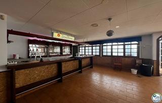 Business premise in Santa Margarida. En venta local con terraza y vistas al mar en santa margarita ro