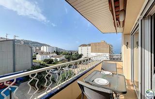 Apartamento en Centre. En venta  apartamento con vistas al mar en el centro de roses co