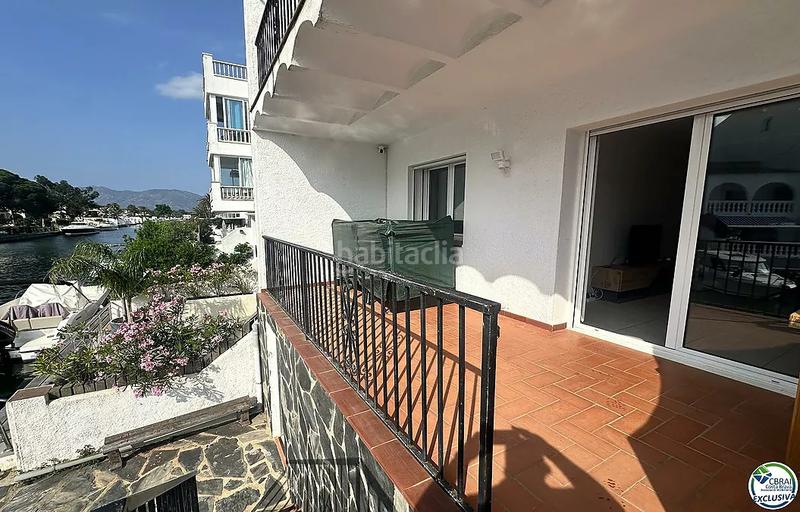 Foto 4d49d059-e0a4-461c-a9e3-45697908bb2e. Apartamento  reformado con amarre privado en el puerto de banyuls, en Empuriabrava