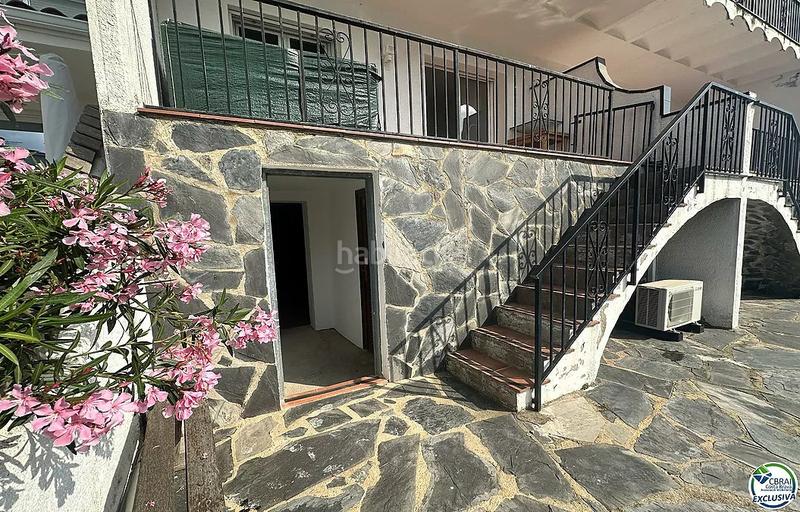 Foto 7d7a9e81-2839-46e7-96c4-9a394489f01d. Apartamento  reformado con amarre privado en el puerto de banyuls, en Empuriabrava