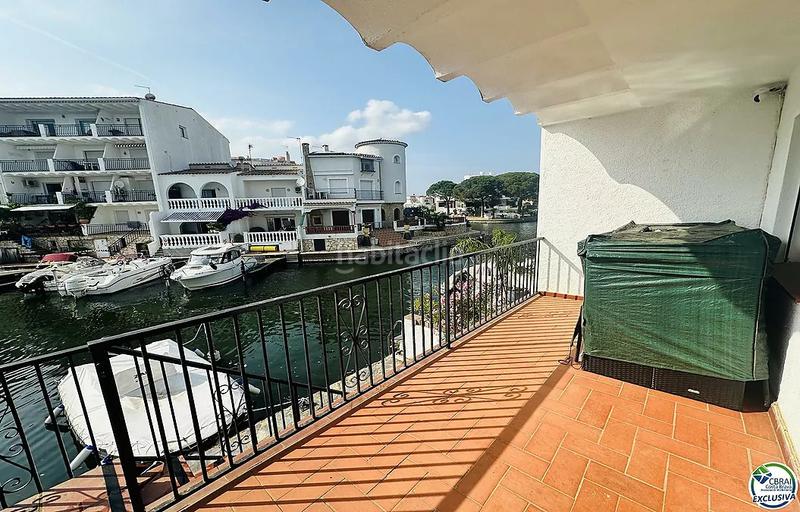 Foto 834c2c2c-3ec3-45fb-a800-10e25381fa5f. Apartamento  reformado con amarre privado en el puerto de banyuls, en Empuriabrava