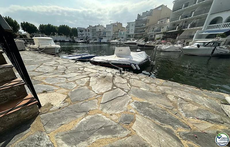 Foto de420d0e-a27b-4912-a6b5-3b9a266d5d51. Apartamento  reformado con amarre privado en el puerto de banyuls, en Empuriabrava