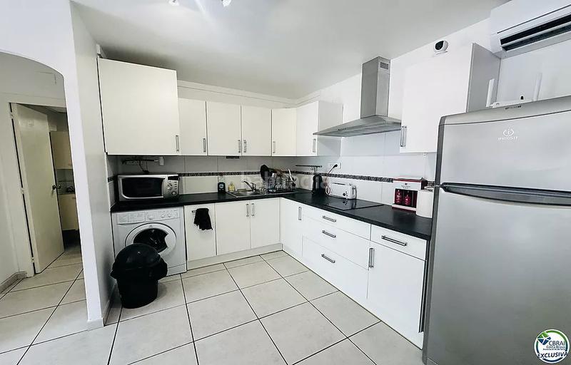 Foto f4674861-4779-4c8d-9c7e-b7ca9aa3f2a2. Apartamento  reformado con amarre privado en el puerto de banyuls, en Empuriabrava