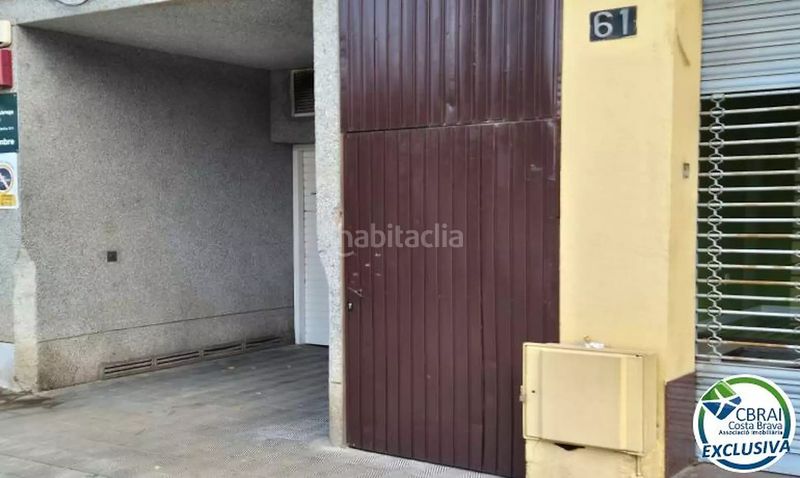 Foto 5beeae64-d13f-42eb-9819-ca18b00eeec6. Aparcament cotxe a calle cap norfeu 61 a Centre Roses