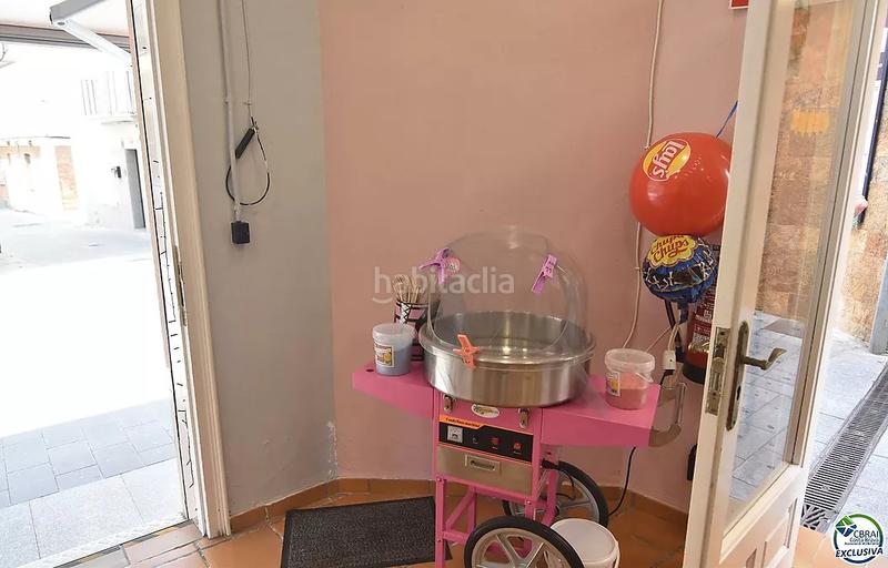 Foto 537c81f5-1a5a-471b-a2a0-43744e27e2bd. Local comercial a Centre Roses