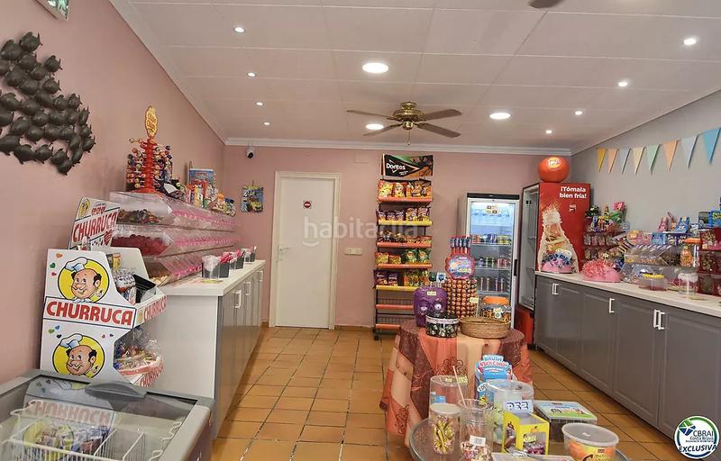 Foto 6032b4b1-5c17-4514-82dc-649c9e683551. Local comercial a Centre Roses