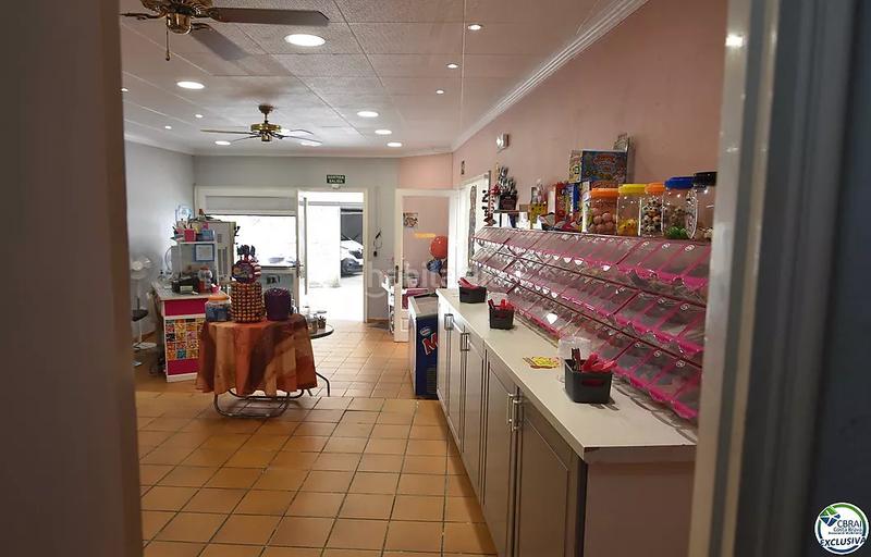 Foto 8cf77640-71b5-4ca7-9fb0-cbdabce756ce. Local comercial a Centre Roses