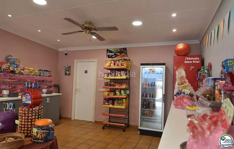 Foto c52f702e-cd74-4f14-a458-db28714ba83b. Local comercial a Centre Roses
