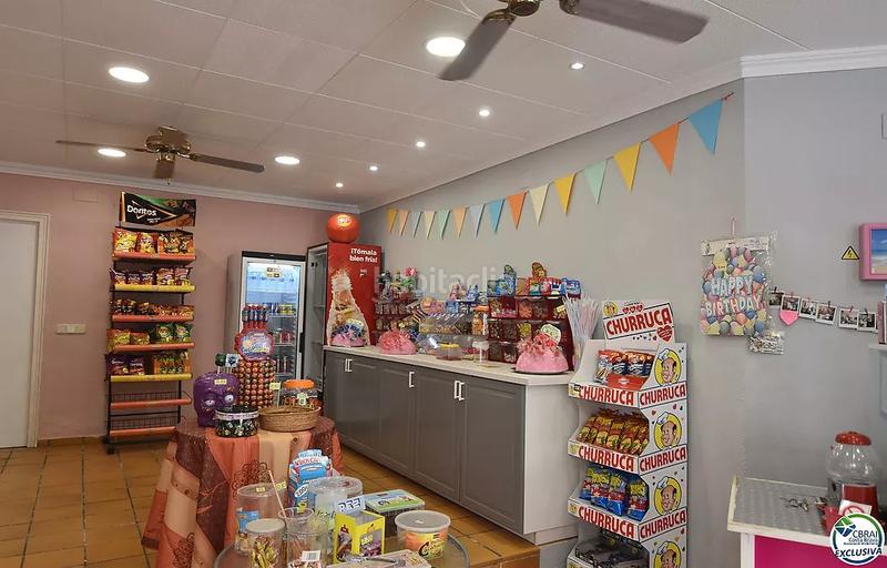 Foto f3d58cf8-fcad-4ca5-8e78-f3d1a327ed38. Local comercial a Centre Roses