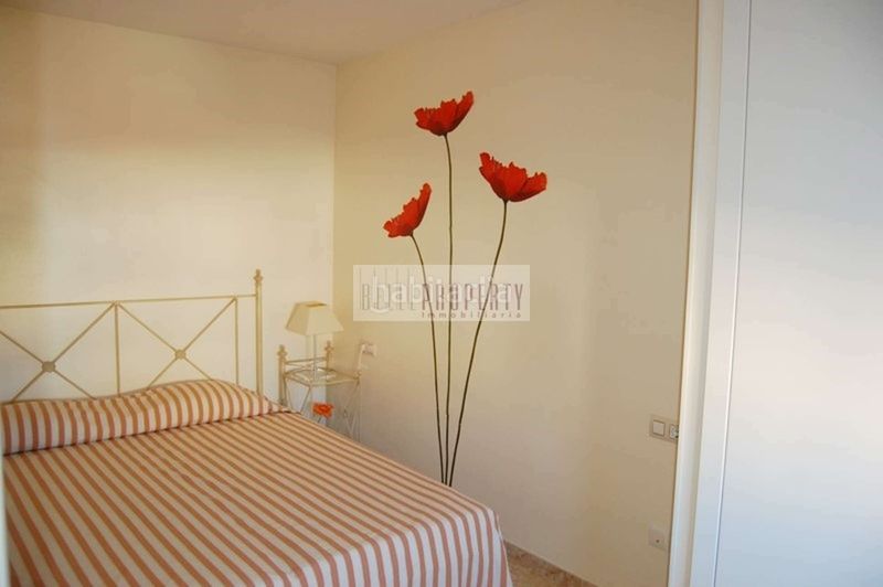 Foto bad4b36d-23e4-484b-8e71-b5e1089ac4b0. Apartament amb calefacció piscina a Sant Maurici Empuriabrava