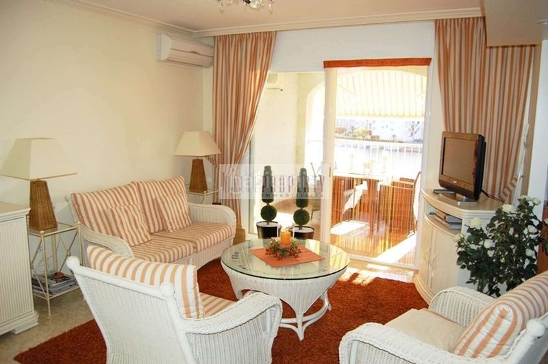 Foto e060f731-1cad-4668-a44f-5ca4fb9718b6. Apartament amb calefacció piscina a Sant Maurici Empuriabrava