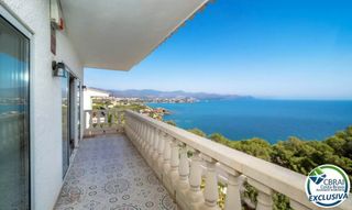 Casa in Calle carrer santa isabel s/n. Exclusiva villa con espectaculares vistas panorámicas al mar en