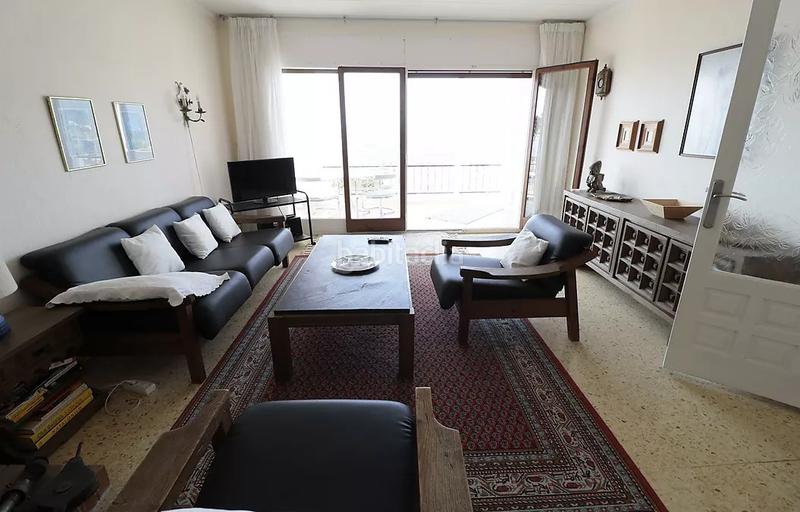 Foto 2be069a0-9ccc-40e9-b9d7-2ddb5daf7128. Apartamento vistas al mar que enamoran una oportunidad única ! y con un garaje! en Roses