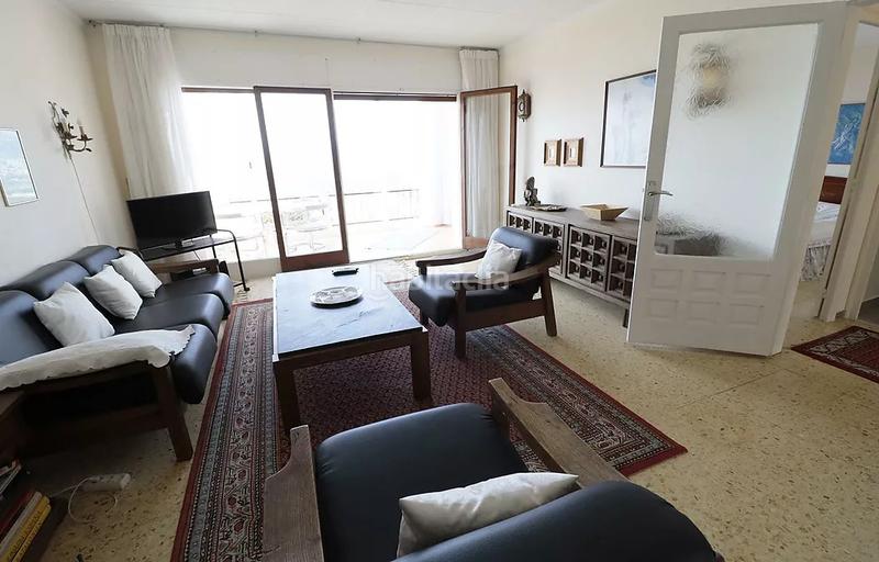 Foto abe59fa6-3787-4f7b-a4cb-dfa10c72fd69. Apartamento vistas al mar que enamoran una oportunidad única ! y con un garaje! en Roses