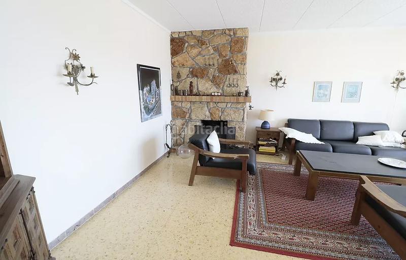 Foto b6ed2b3b-635c-4a44-9ac0-163964585fdd. Apartamento vistas al mar que enamoran una oportunidad única ! y con un garaje! en Roses