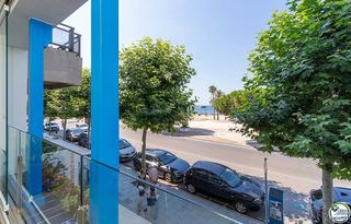 Apartament a Centre. Magnífico apartamento en primera línea de mar