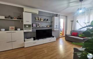 Appartement à Eixample-Horta Capallera. Amplio piso familiar con 4 habitaciones