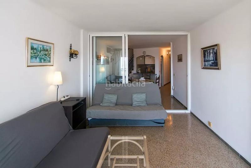 Foto 093a0f93-ddca-4548-a30d-6602a30f190b. Apartamento duplex con 2 terrazas, 1 linea playa con muy bonitas vistas al mar en Empuriabrava