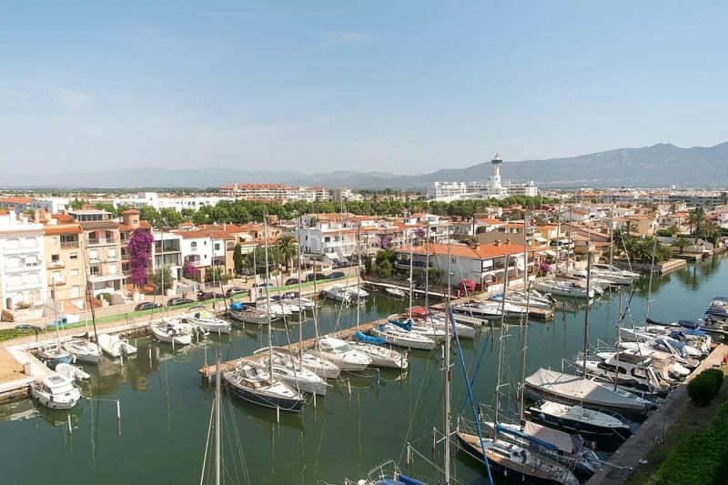 Foto 256f7ab8-7fe2-4a22-b2c2-954be63e91b1. Apartament amb calefacció a Salins - Cavall de Mar Empuriabrava