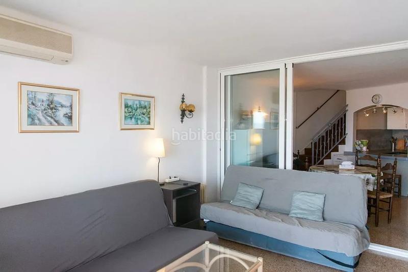 Foto a6741b92-4f2c-452c-ac49-bb67cf103f05. Apartamento duplex con 2 terrazas, 1 linea playa con muy bonitas vistas al mar en Empuriabrava