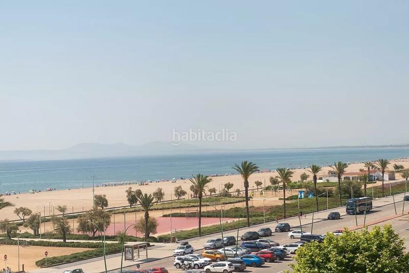 Foto ae0c0659-c92b-4a6c-bcf2-267b9d1491e7. Apartamento duplex con 2 terrazas, 1 linea playa con muy bonitas vistas al mar en Empuriabrava