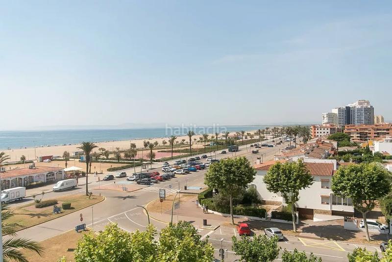 Foto e3b795e1-d854-4dcc-befd-16568b38d059. Apartamento duplex con 2 terrazas, 1 linea playa con muy bonitas vistas al mar en Empuriabrava
