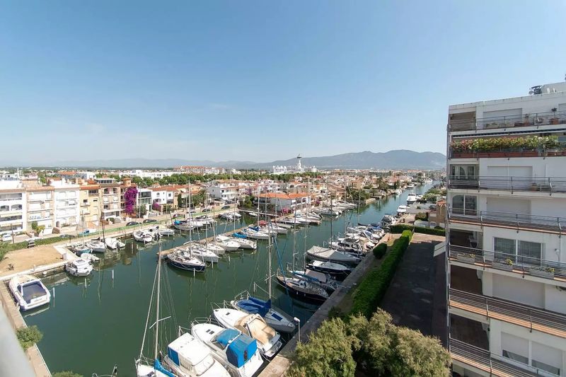 Foto f55b2de9-3d11-4c04-8591-3fabb9a6f882. Apartament amb calefacció a Salins - Cavall de Mar Empuriabrava