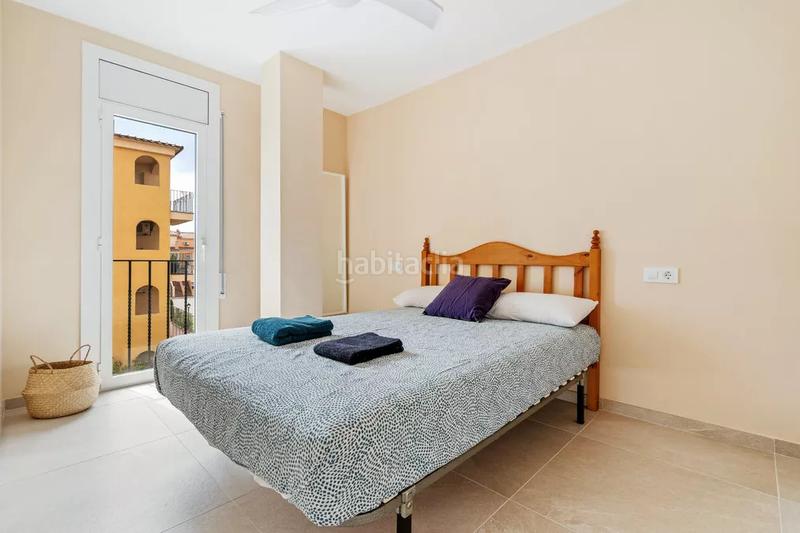 Foto 1729d552-b5d9-49da-aa65-42291d91e3ed. Apartamento  con licencia turistica en la playa con piscina comunitaria en Empuriabrava