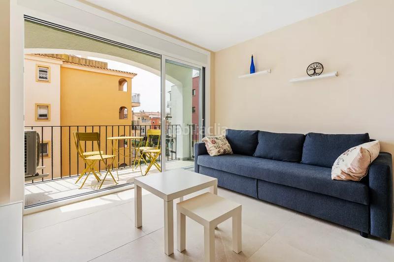 Foto 8e3a4458-ab7f-4cd7-9fc2-9ab8dffd92cc. Apartamento  con licencia turistica en la playa con piscina comunitaria en Empuriabrava