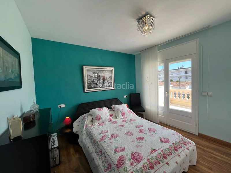 Foto 4a1e850d-7990-419c-9420-a68a323fba2f. Casa amb calefacció aparcament piscina a Moxó - Sant Mori Empuriabrava