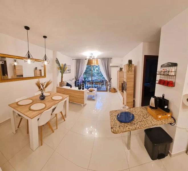 Foto a62953cf-7b3b-4659-9868-0a28a13fbefc. Apartamento  frente al mar con 1 dormitorio, parking y piscina comunitaria en Empuriabrava