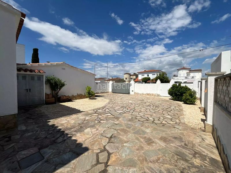 Foto b2586413-fa30-4c32-a176-d20b9dcfffc0. Casa amb calefacció aparcament piscina a Francolí - Freser - Noguera Empuriabrava
