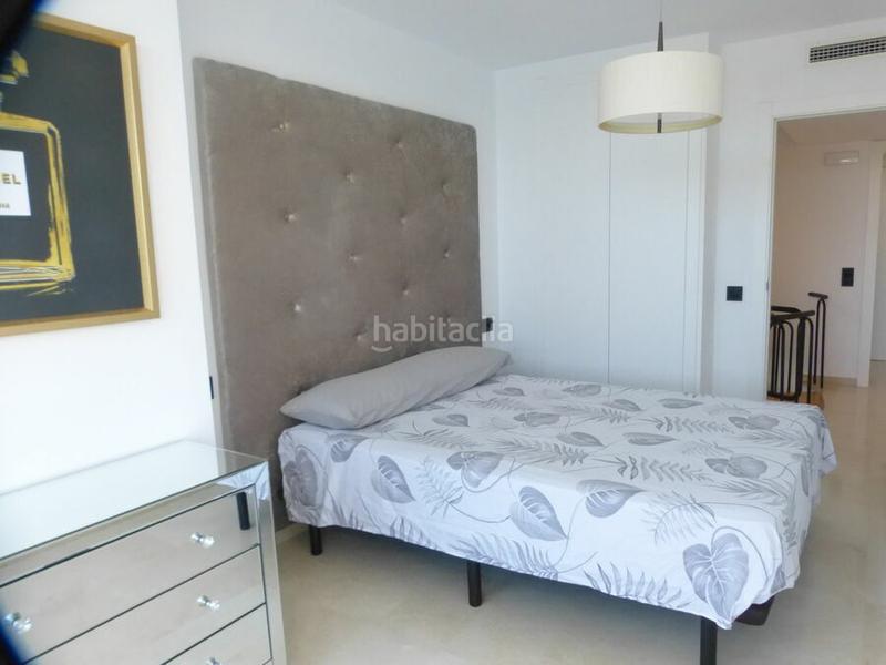 Foto 3773ec3b-0a5a-4cde-a4da-92bde0a7348a. Apartamento  renovado al canal con dos habitaciones y 2 plazas de parking exterior. en Empuriabrava